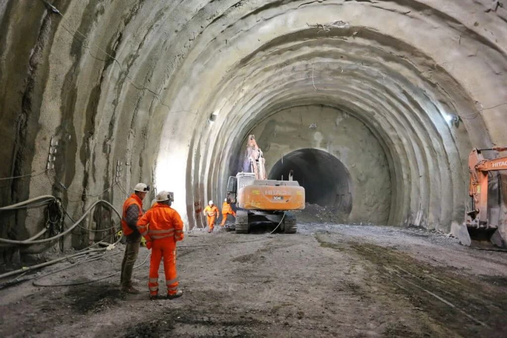 Spraymasta Tunnel 40MPa 40kg/m³ Steel Fibre, 1bag/m³ Poly Fibre (Sydney)